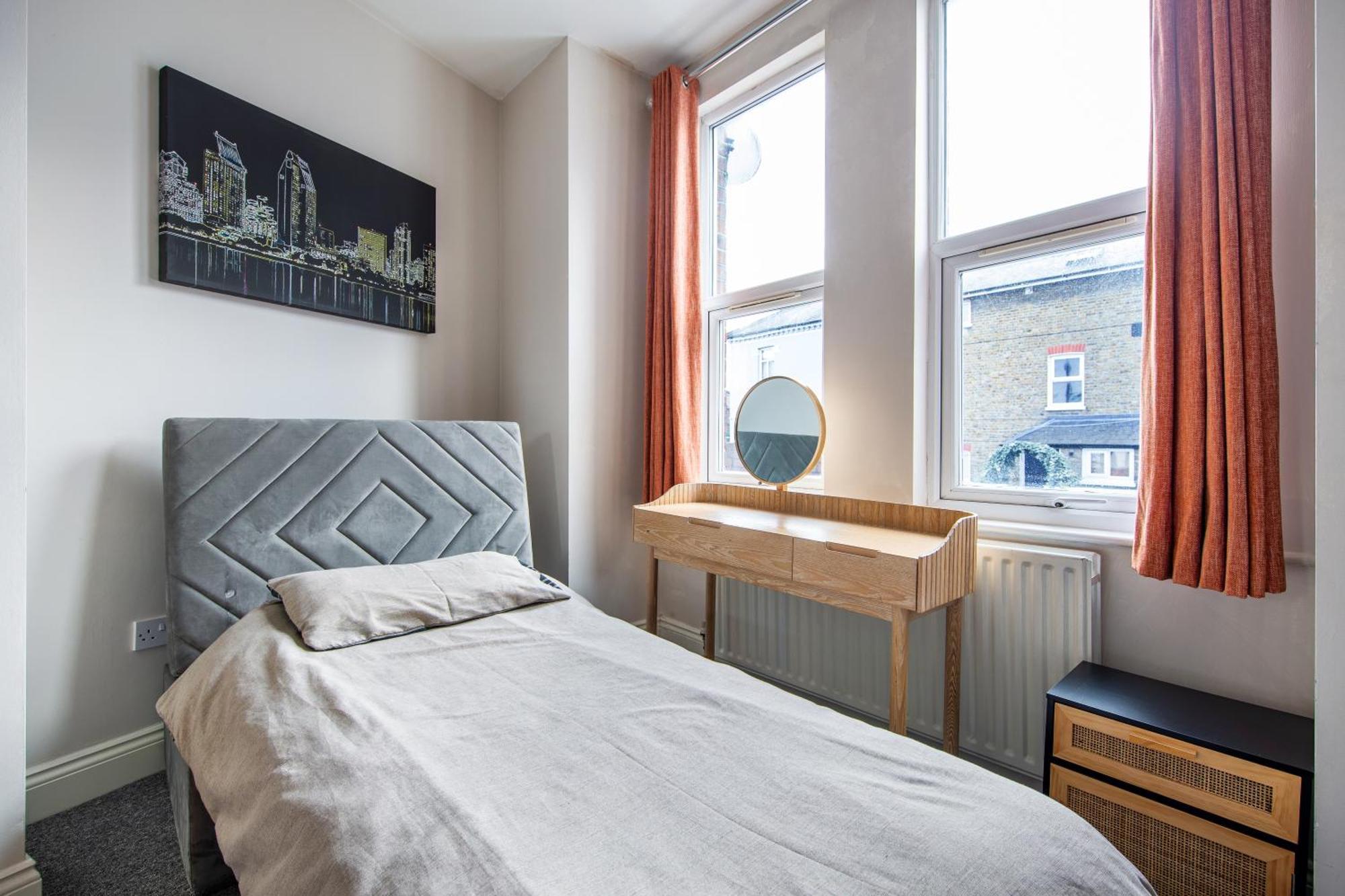 Cosy 1 Bed Apartment With Free Parking Close To Underground Station Zone 2 For Quick Access To Central London Up To 5 Guests Bagian luar foto